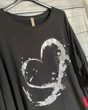 Load image into Gallery viewer, Metallic Heart Sweater
